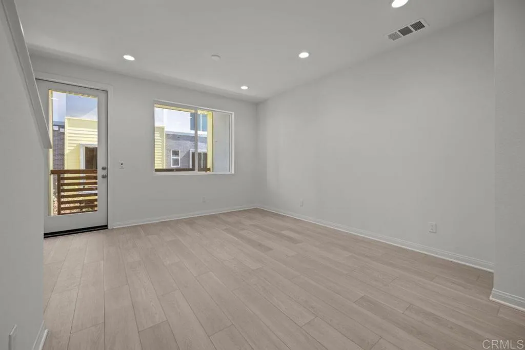 Photo #4: NDP2509025 Listing: Photo #4