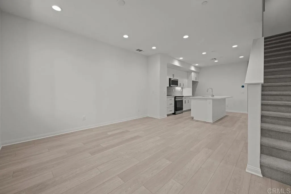 Photo #5: NDP2509025 Listing: Photo #5