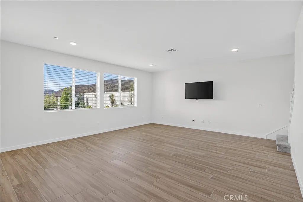 https://cdn.realtyfeed.com/cdn/127/306543002/30a83cf48d4f3facb7876939a9c220ce.webp