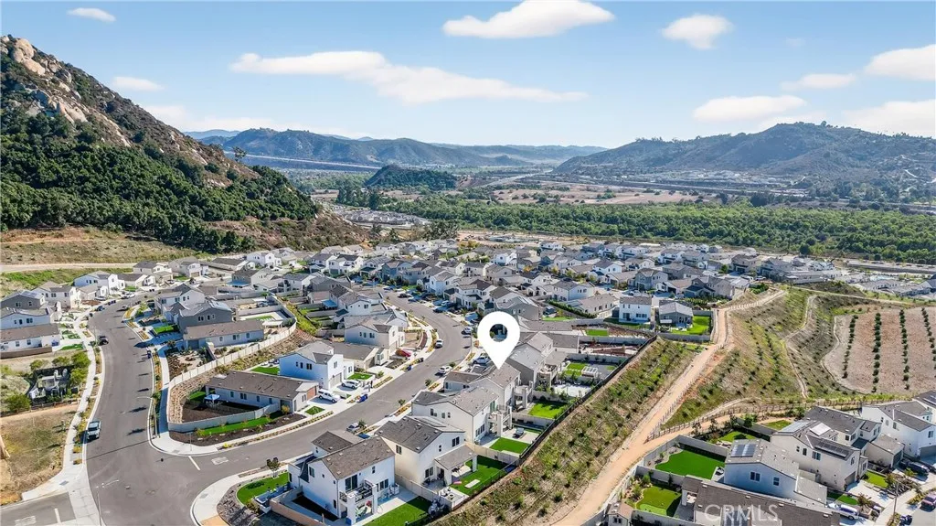 https://cdn.realtyfeed.com/cdn/127/306543002/66ad94b135be0cf6f2779cc443cda7fd.webp