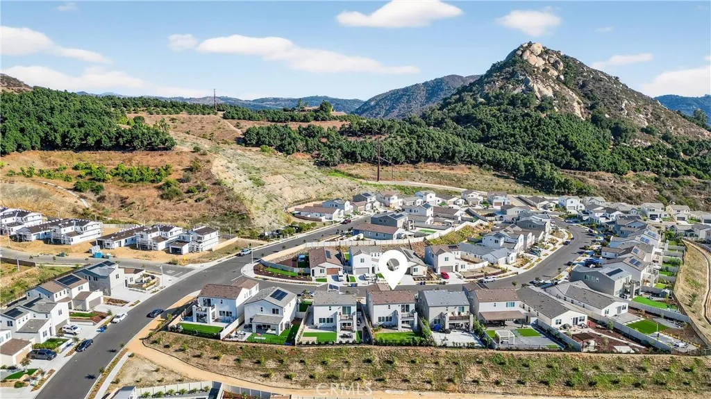 https://cdn.realtyfeed.com/cdn/127/306543002/75c155dab585f85c9f4f82b17e935d8e.webp