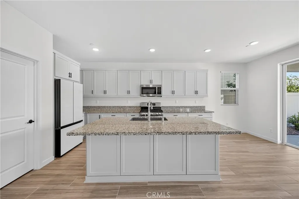 https://cdn.realtyfeed.com/cdn/127/306543002/efdd1f8ba20bdd57859f5783f8602474.webp