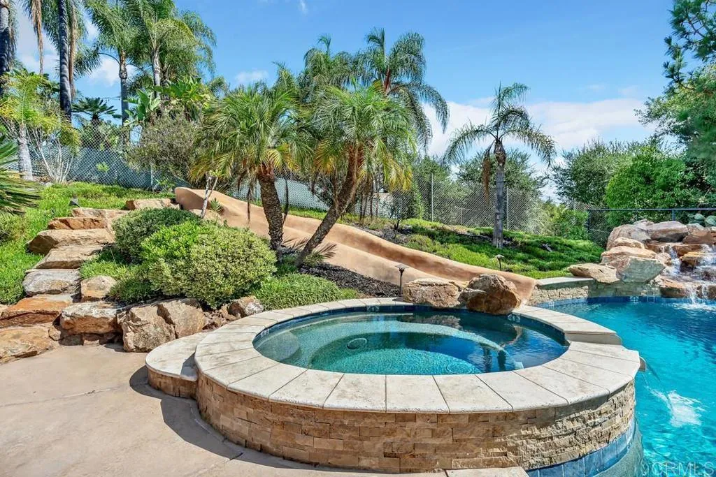 https://cdn.realtyfeed.com/cdn/127/306543014/21f2f726a3fc4cc0d78135cbc2ff55f7.webp