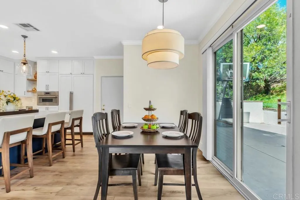 https://cdn.realtyfeed.com/cdn/127/306543014/40482697ad8d566f6f1be972beb7c373.webp