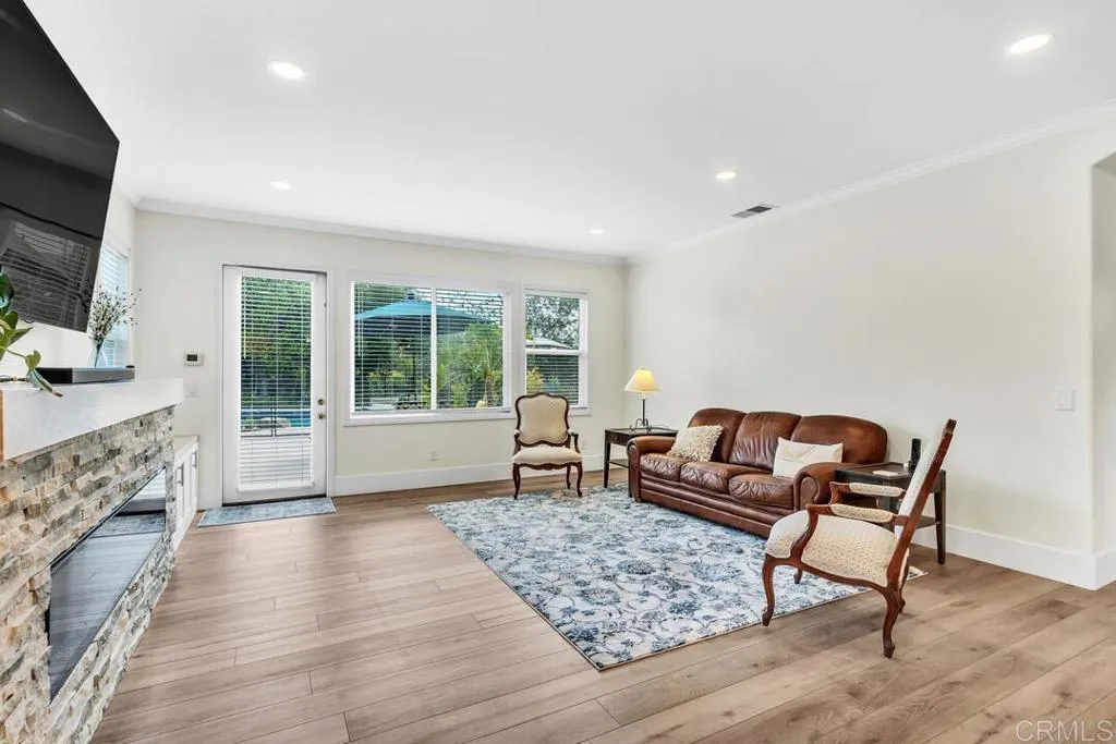 https://cdn.realtyfeed.com/cdn/127/306543014/933b1a4eef67c8d62bc455e6a0d95a0e.webp