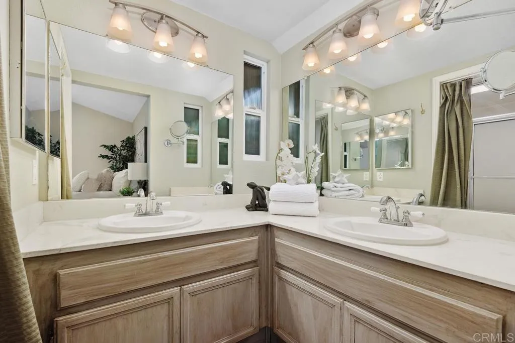 https://cdn.realtyfeed.com/cdn/127/306543074/a1c0ee441afabcc897e1b8e3bd07a341.webp