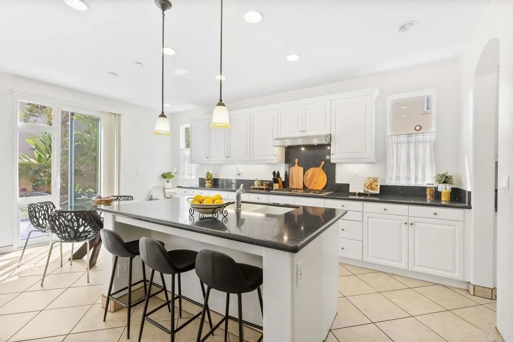 https://cdn.realtyfeed.com/cdn/127/306543112/1b839e2bc125660c2debca27edad9296.webp