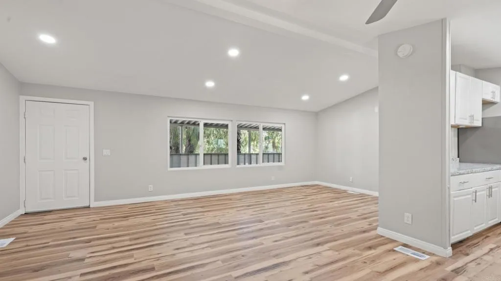 https://cdn.realtyfeed.com/cdn/127/306543154/b82e863edeecb7c9b2e7c853c8eec9ed.webp