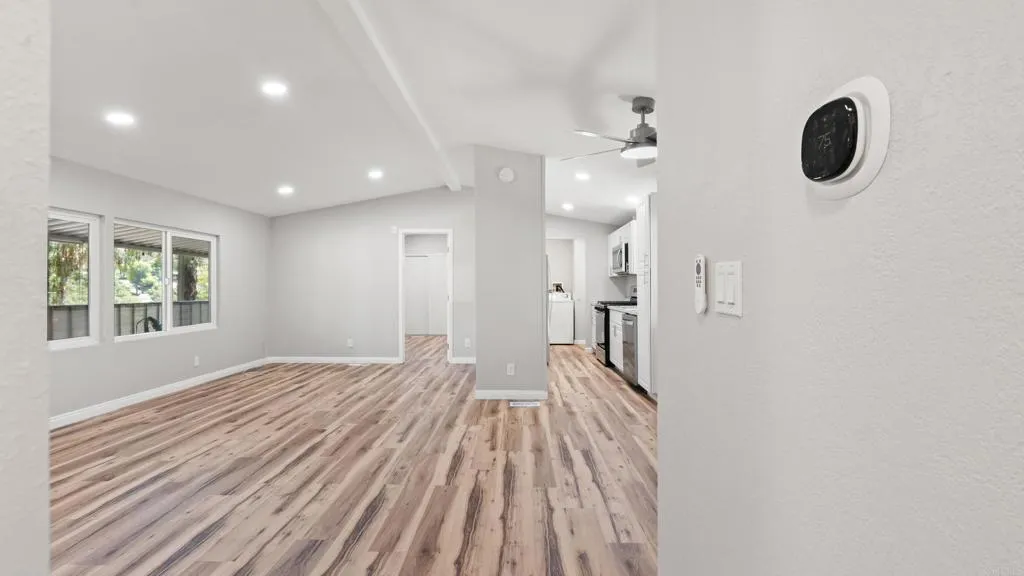 https://cdn.realtyfeed.com/cdn/127/306543154/eabeebdea0d96eb703e722c722fdc455.webp