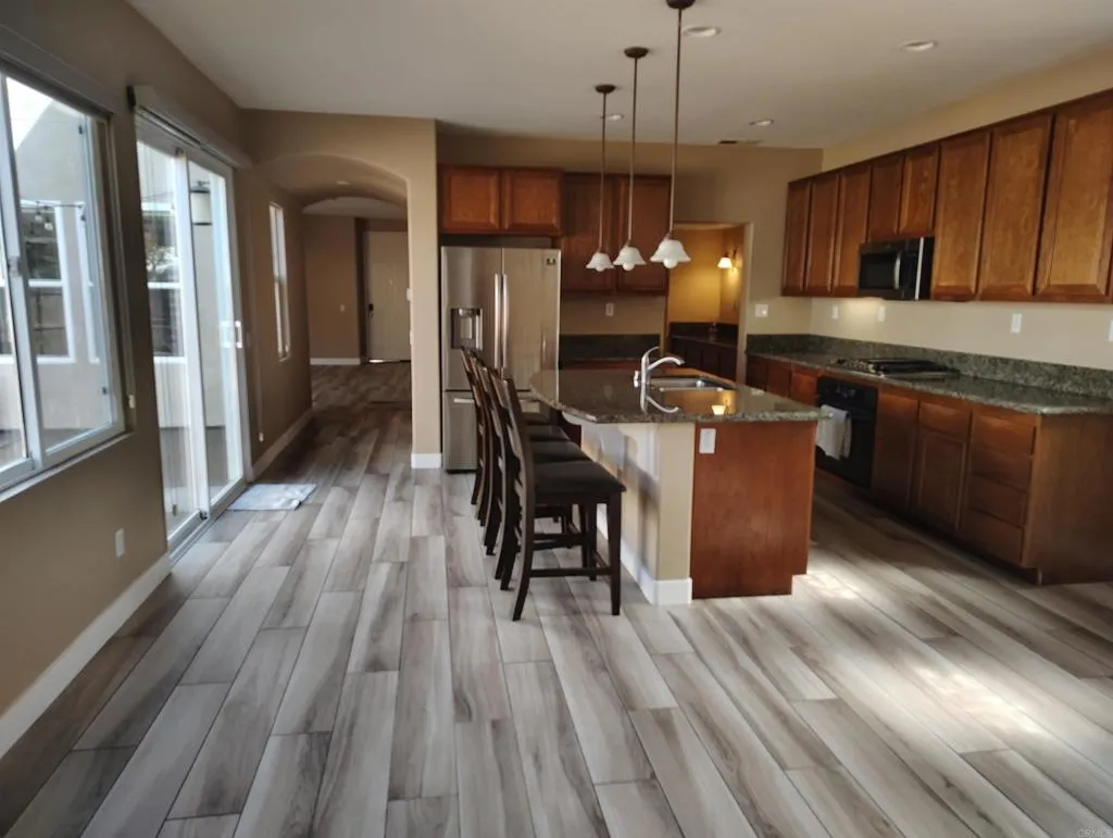 https://cdn.realtyfeed.com/cdn/127/306543188/49191119c26f1844c94e398b11dce8d4.webp