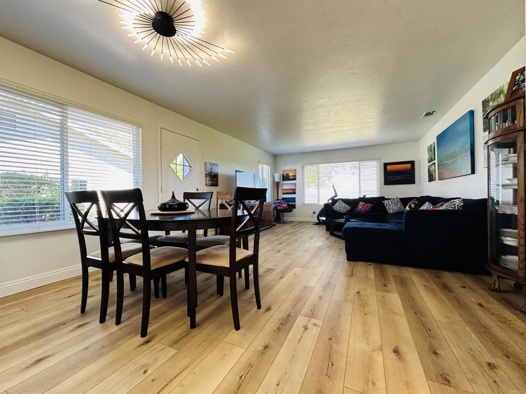https://cdn.realtyfeed.com/cdn/127/306543413/1e9f1c5db0c81e3f4846a08be6256de5.webp