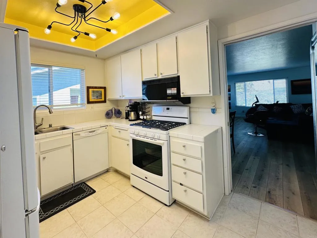 https://cdn.realtyfeed.com/cdn/127/306543413/e038310ddb9d323e69dea0e6bbc1d1d3.webp
