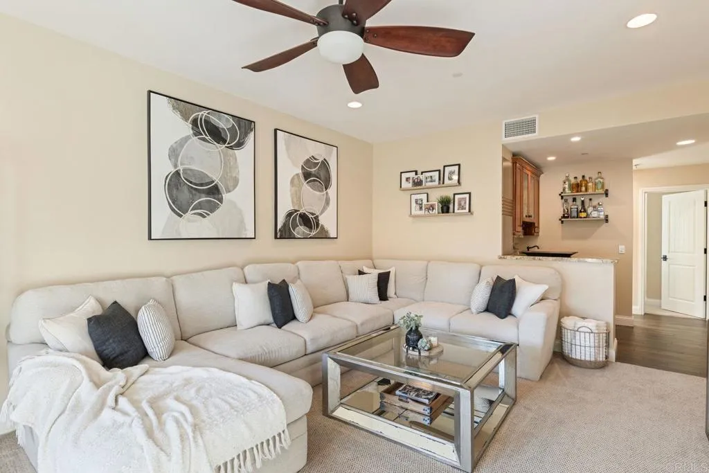 https://cdn.realtyfeed.com/cdn/127/306543421/2c7c3b190c3a261d04d9656e1fbb6ef7.webp