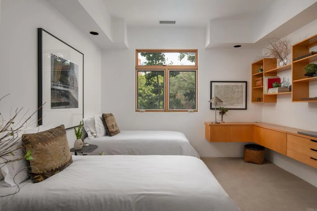 https://cdn.realtyfeed.com/cdn/127/306543440/fe17ca1ee0c8b48b0b4a0466842ffbcc.webp