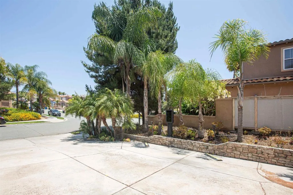 https://cdn.realtyfeed.com/cdn/127/306543442/951b7faa6db1a20f222c661e878bc7a0.webp