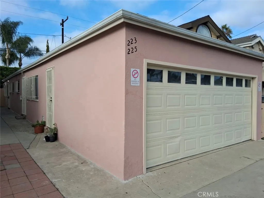 223  E Pleasant Street