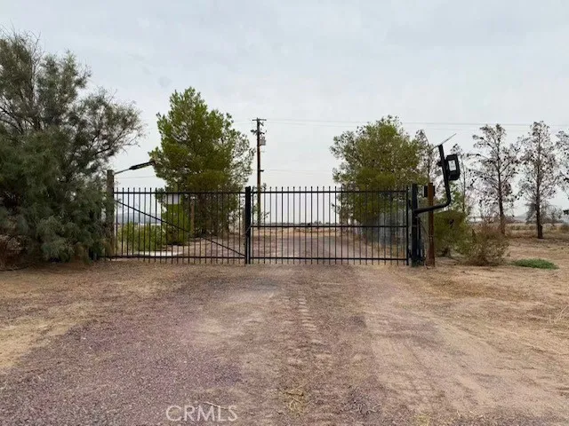 33979 Fremont Rd, Newberry Springs, CA 92365 - Photo 2 of 23, Newberry Springs, CA