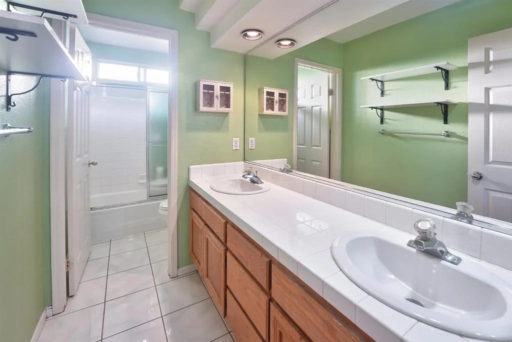 https://cdn.realtyfeed.com/cdn/127/306543495/63bc90f35f04363e4e4fcfb34da7ba3f.webp