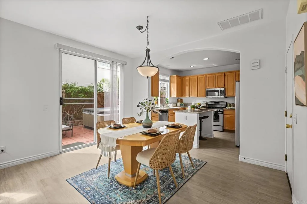 https://cdn.realtyfeed.com/cdn/127/306543505/8d9cfb101fac71fd0e53009cdcd75bff.webp
