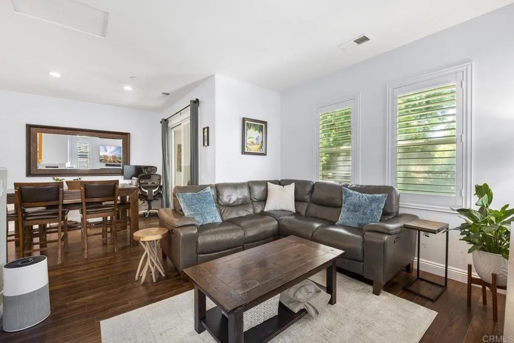 https://cdn.realtyfeed.com/cdn/127/306543583/323fa81d2c20fc1217a90aea393f7f04.webp