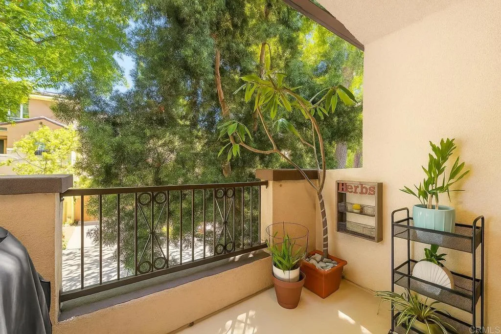 https://cdn.realtyfeed.com/cdn/127/306543583/7eeb32d46e8232cb5bc21b17cb8bfc18.webp