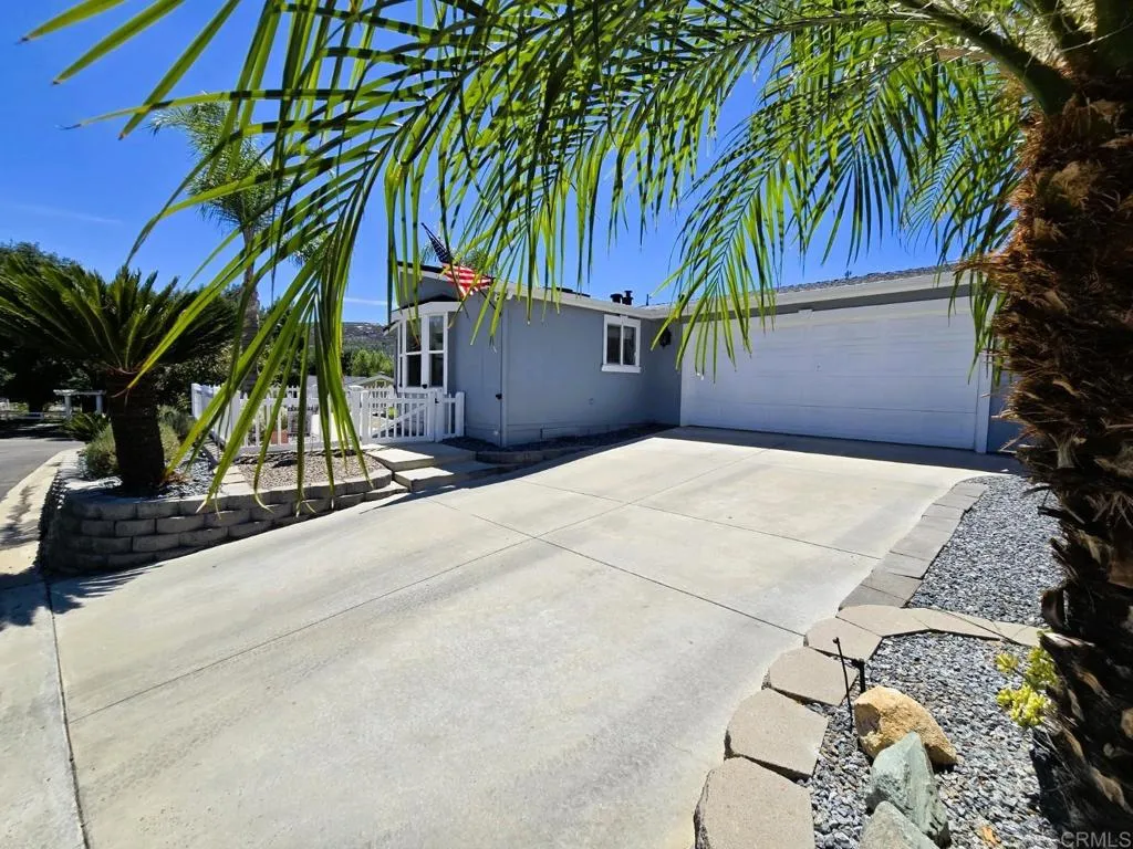 https://cdn.realtyfeed.com/cdn/127/306543609/a6a7c902c06b211c0b0f77f53df01bc0.webp