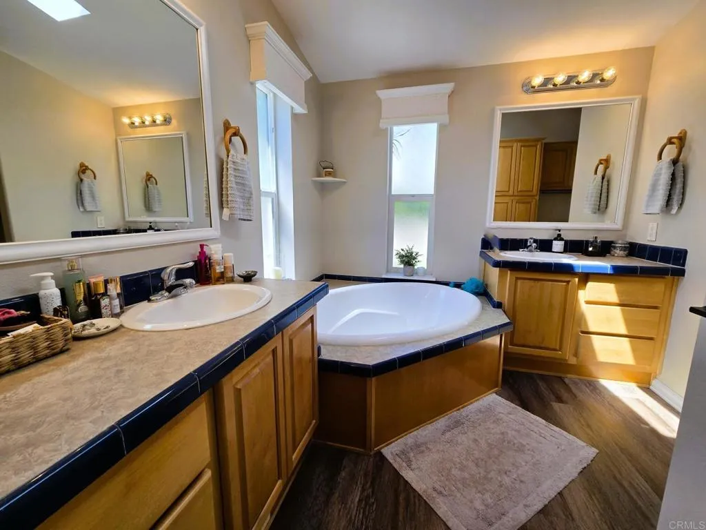 https://cdn.realtyfeed.com/cdn/127/306543609/ad6aa2a33119a2fce27bbbf643936a37.webp
