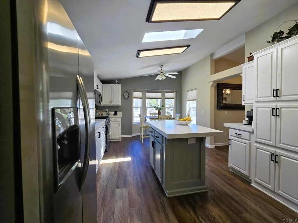 https://cdn.realtyfeed.com/cdn/127/306543609/f23974f7e8c95031c495a8cc37e3ad55.webp