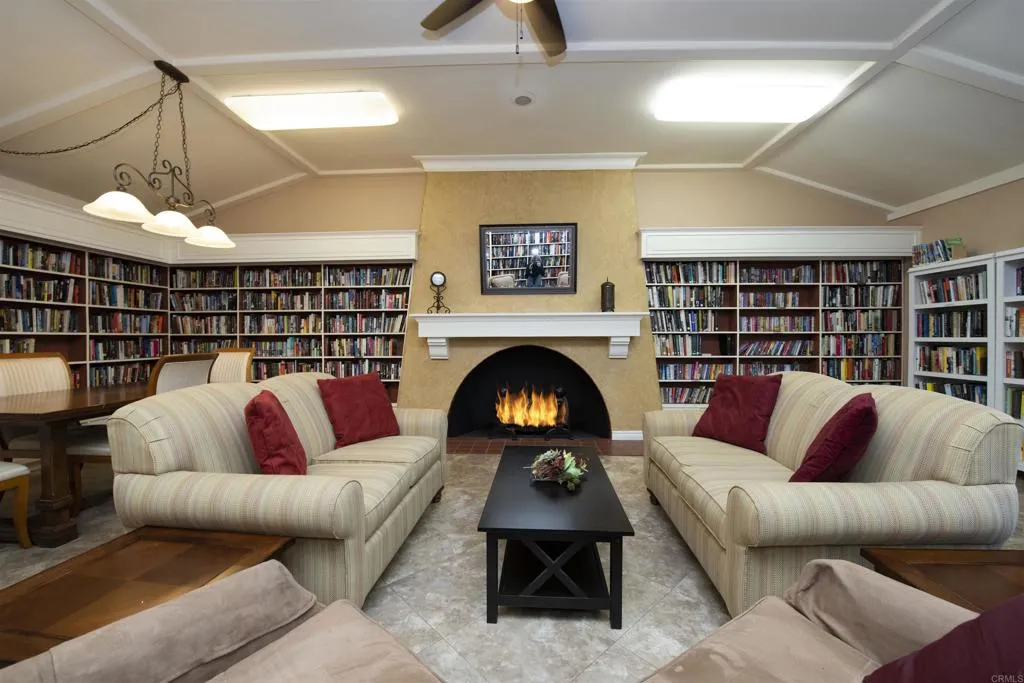 https://cdn.realtyfeed.com/cdn/127/306543647/8d5cf7a4149a357e977ade3c1c11e999.webp