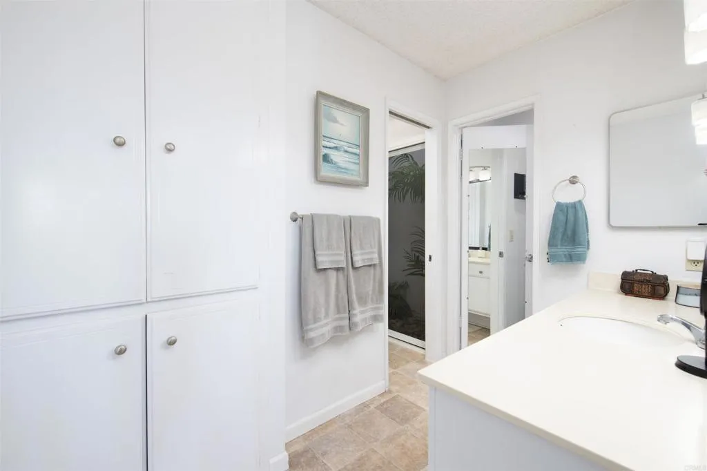 https://cdn.realtyfeed.com/cdn/127/306543647/aedb2c9c7981c399109ca7ab2a5c1149.webp