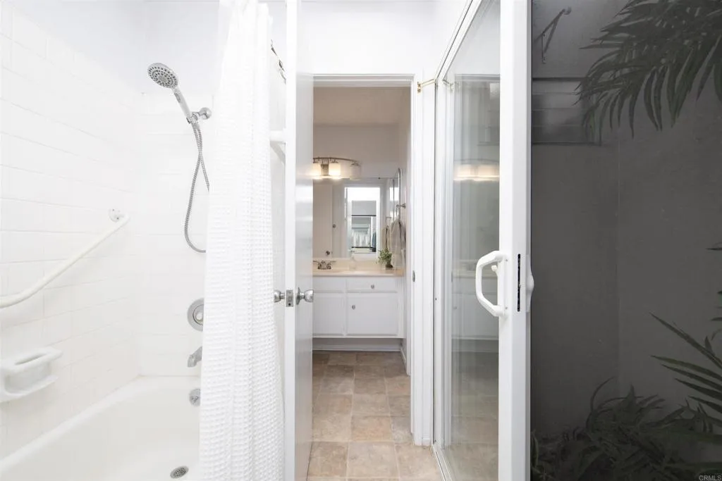 https://cdn.realtyfeed.com/cdn/127/306543647/c607878b77da840475ce9071fb9a3607.webp