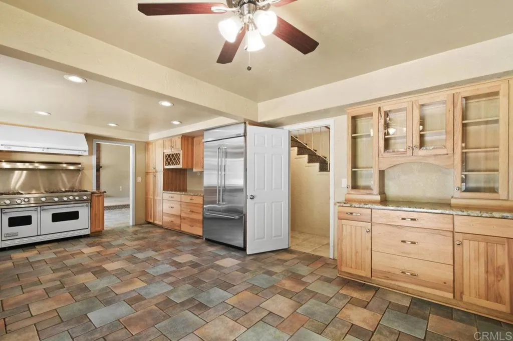 https://cdn.realtyfeed.com/cdn/127/306543659/71d000c716dcb81175bb31ba6689a98f.webp