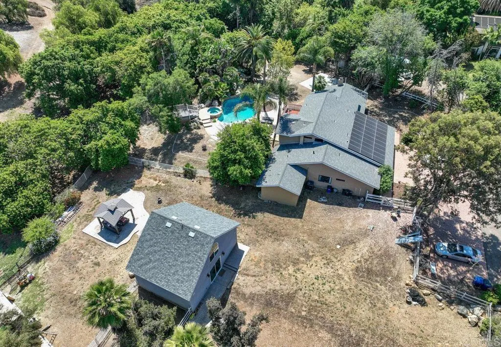 https://cdn.realtyfeed.com/cdn/127/306543659/7528630fbee8bc75958d97146aacd0c7.webp
