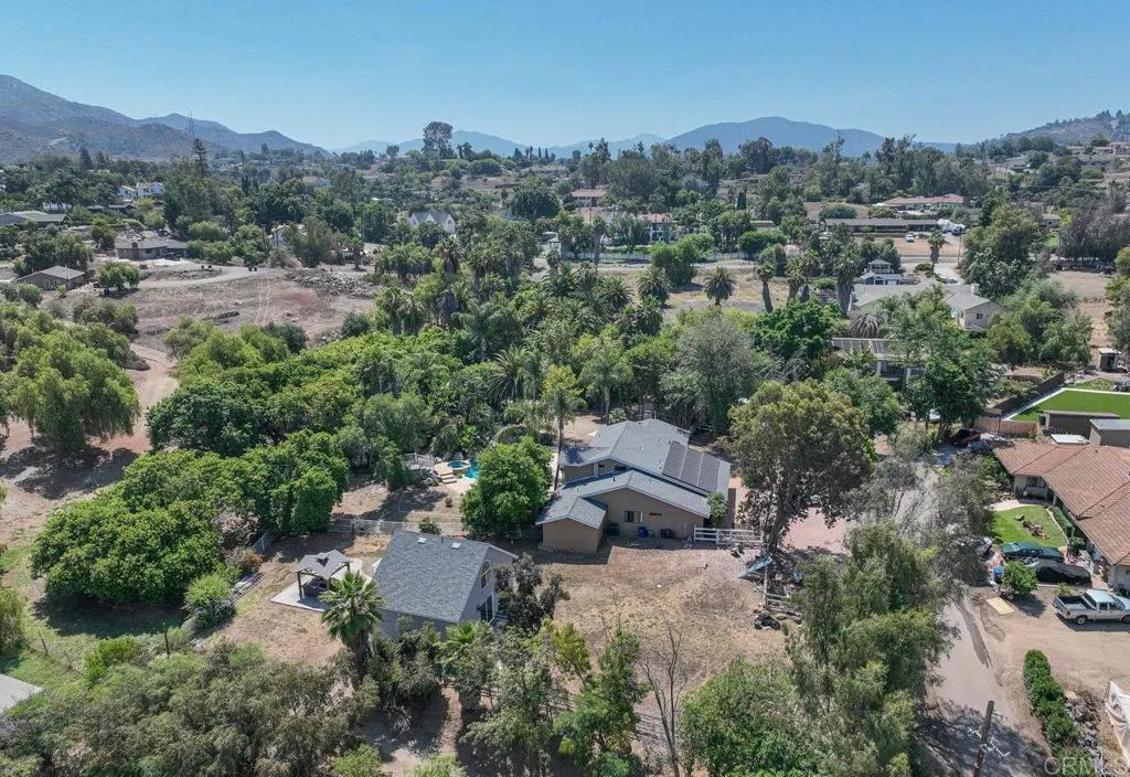 https://cdn.realtyfeed.com/cdn/127/306543659/89d31c3ccbe83408c085c6f4944af9ae.webp
