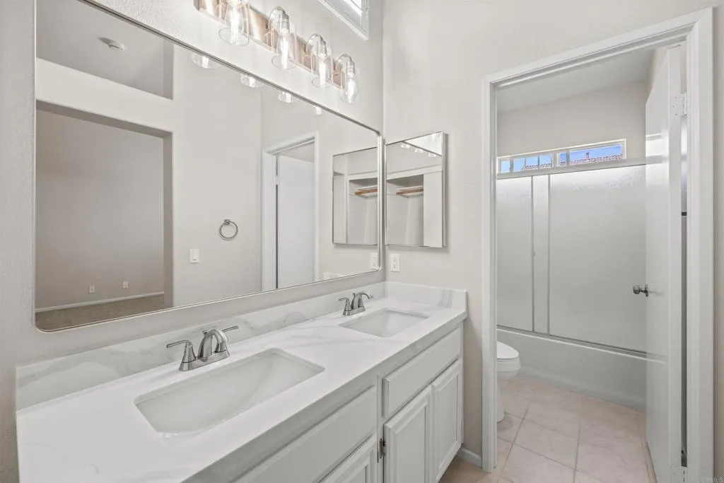 https://cdn.realtyfeed.com/cdn/127/306543692/ddcfaa7349dc7eb59673331ad1598000.webp