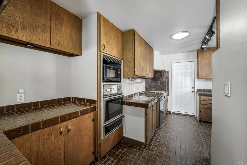 https://cdn.realtyfeed.com/cdn/127/306543763/3775356c22443d0ba0b409fb56afe438.webp