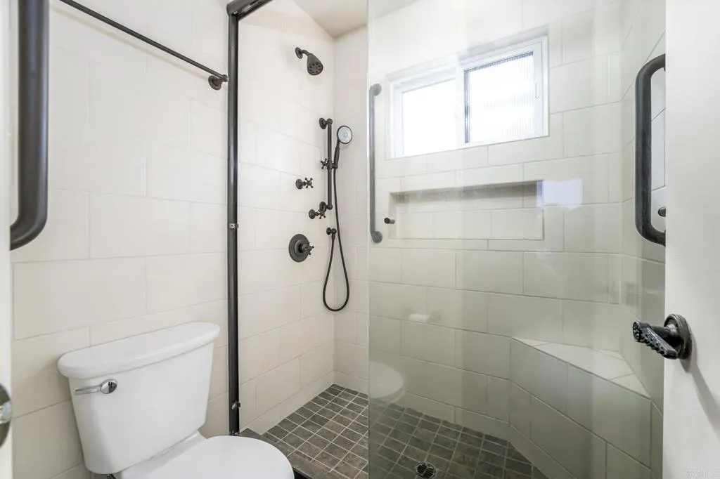 https://cdn.realtyfeed.com/cdn/127/306543763/c6f4e502bf12b1fe6bb63b58d96a138d.webp