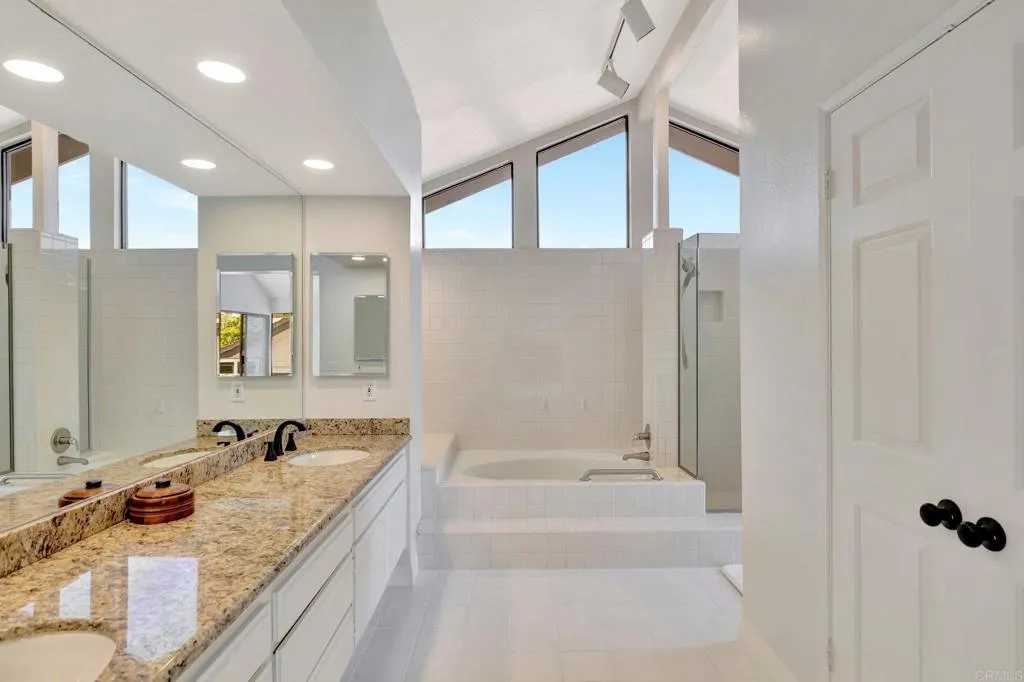 https://cdn.realtyfeed.com/cdn/127/306543792/d28a36ff1f75f96f21cb74c4a081538f.webp