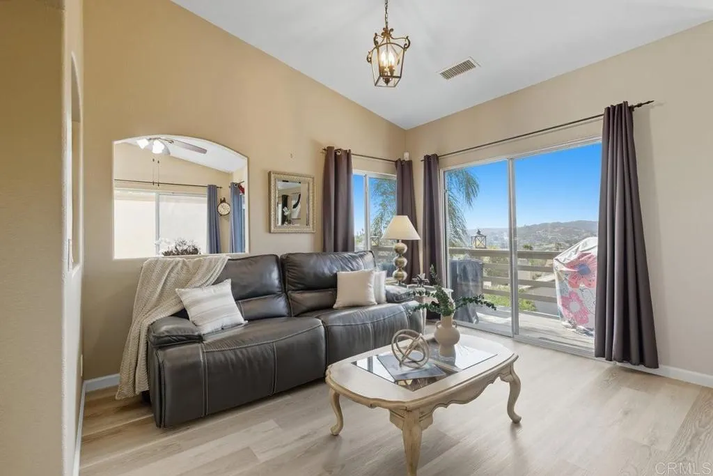 https://cdn.realtyfeed.com/cdn/127/306543809/0804f06c466e6f7f6a911980cecdd622.webp