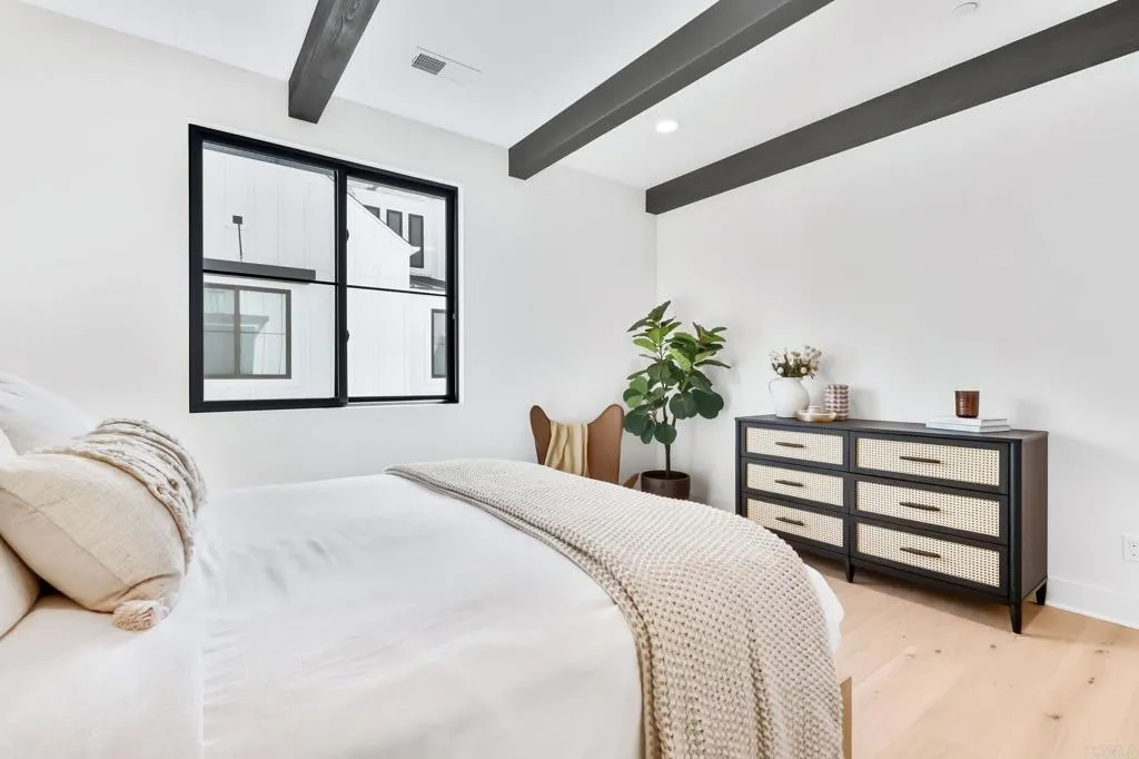 https://cdn.realtyfeed.com/cdn/127/306543919/08bccc603c4d06e95c25d8d47d105423.webp
