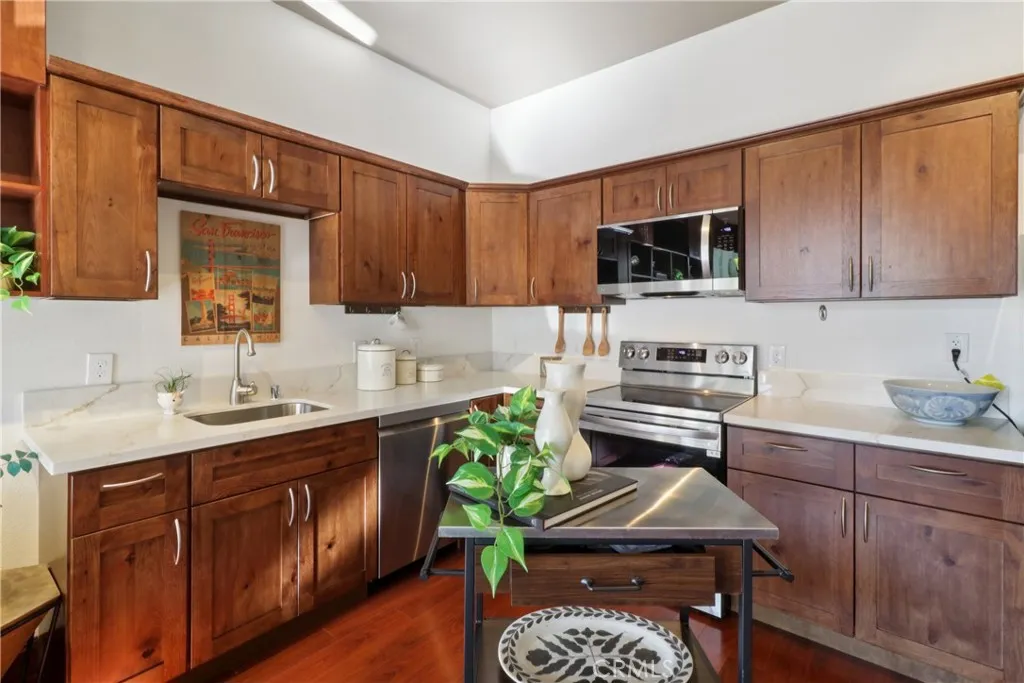 https://cdn.realtyfeed.com/cdn/127/306543931/42601b0724709e2ab0d7554479590ba8.webp