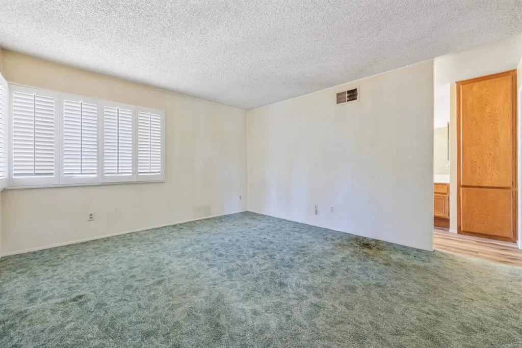 https://cdn.realtyfeed.com/cdn/127/306543935/4429b74841b3a452a3639fc387d33372.webp