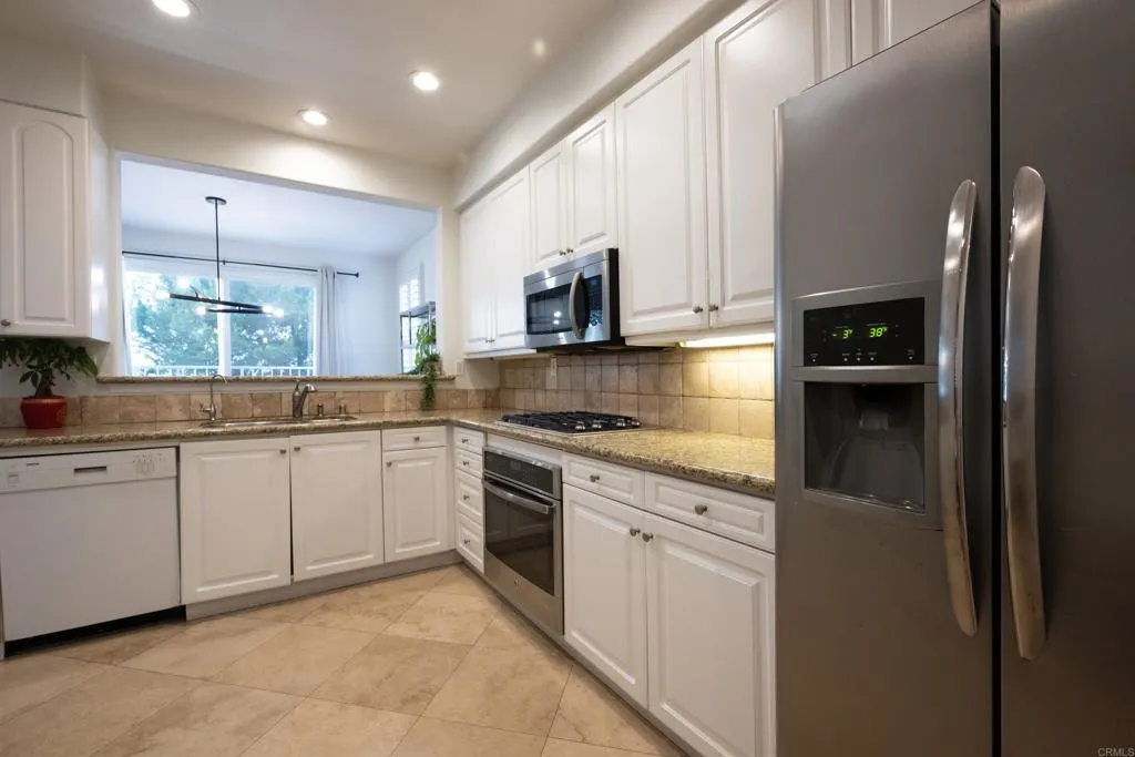 https://cdn.realtyfeed.com/cdn/127/306543946/bffd229581509918d1de8514826247a8.webp
