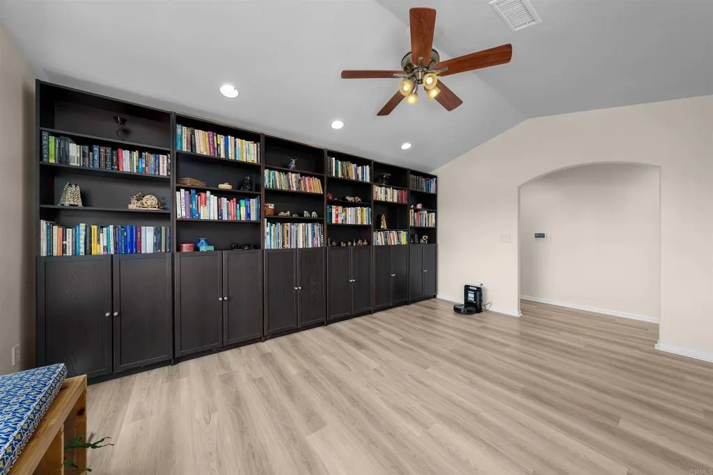 https://cdn.realtyfeed.com/cdn/127/306543949/587b34a580203c897450f407a75471e7.webp