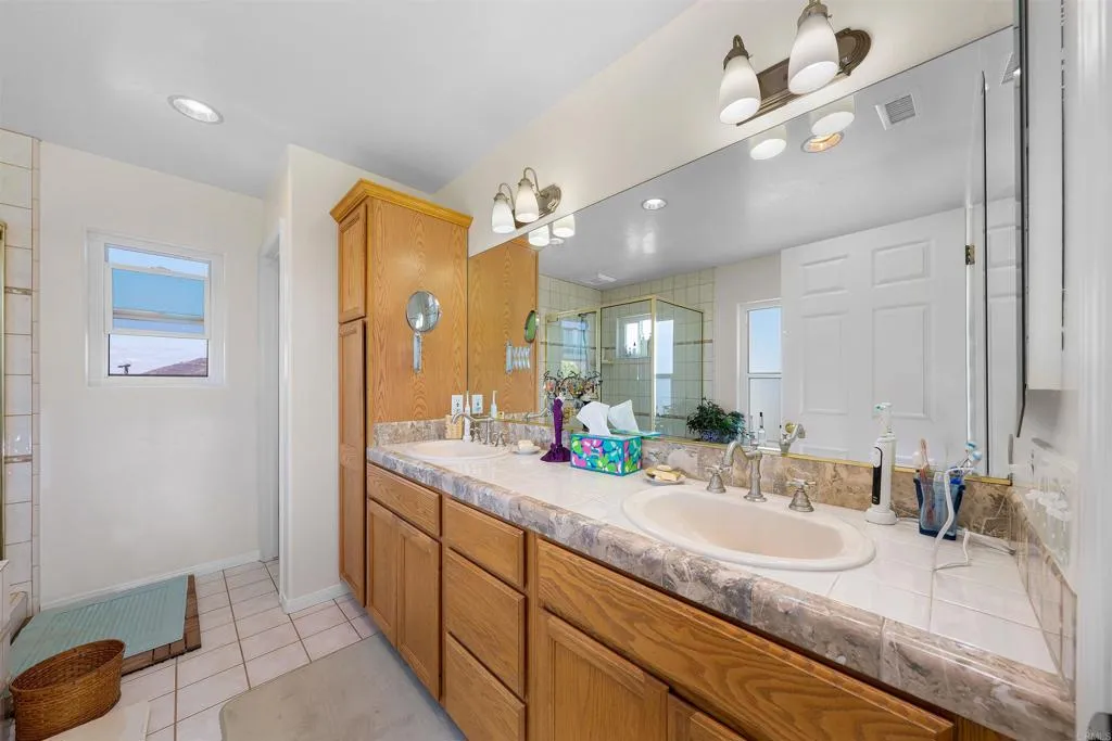https://cdn.realtyfeed.com/cdn/127/306543949/9865c5995d36629d1e9121134af4d099.webp