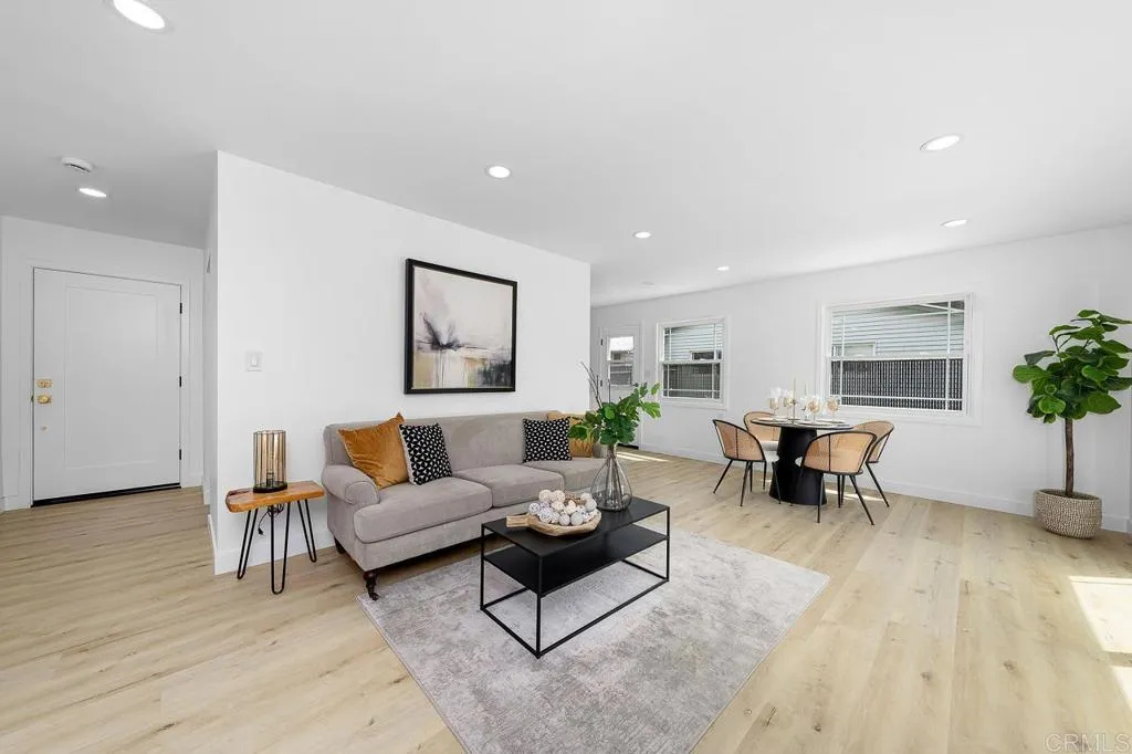 https://cdn.realtyfeed.com/cdn/127/306544004/22c04de9a3779f43b8ea9911a74fc00a.webp