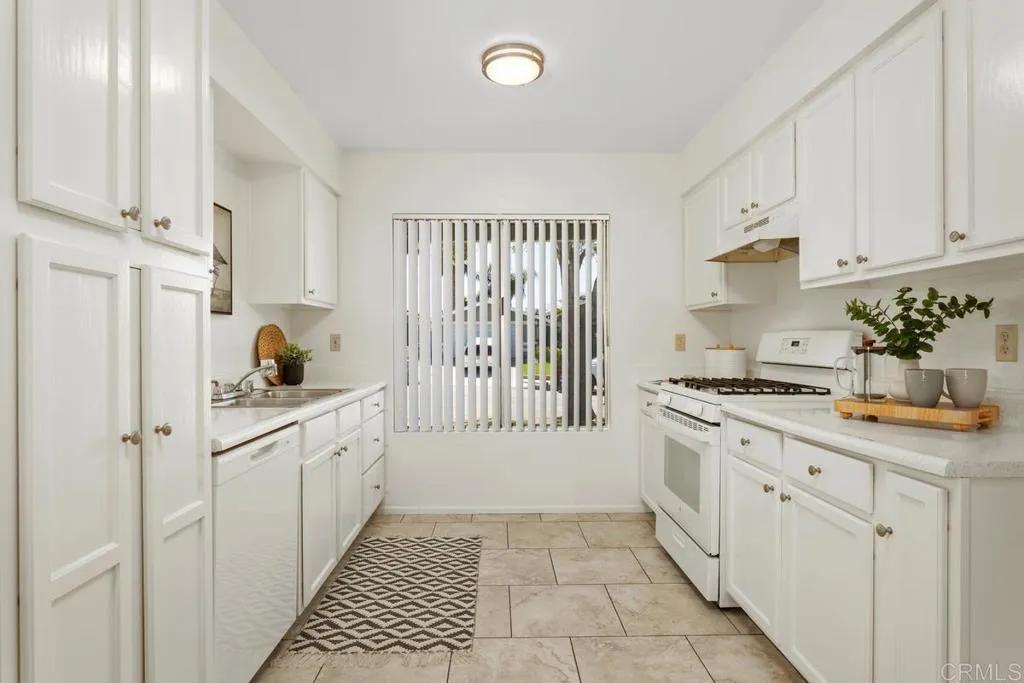 https://cdn.realtyfeed.com/cdn/127/306544070/1d065f912f9373cdcbb88dbb3d68b3bc.webp