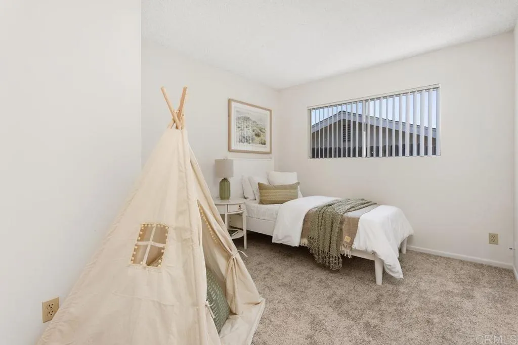 https://cdn.realtyfeed.com/cdn/127/306544070/2d4b494d1dae8433000e75ecf90e8845.webp