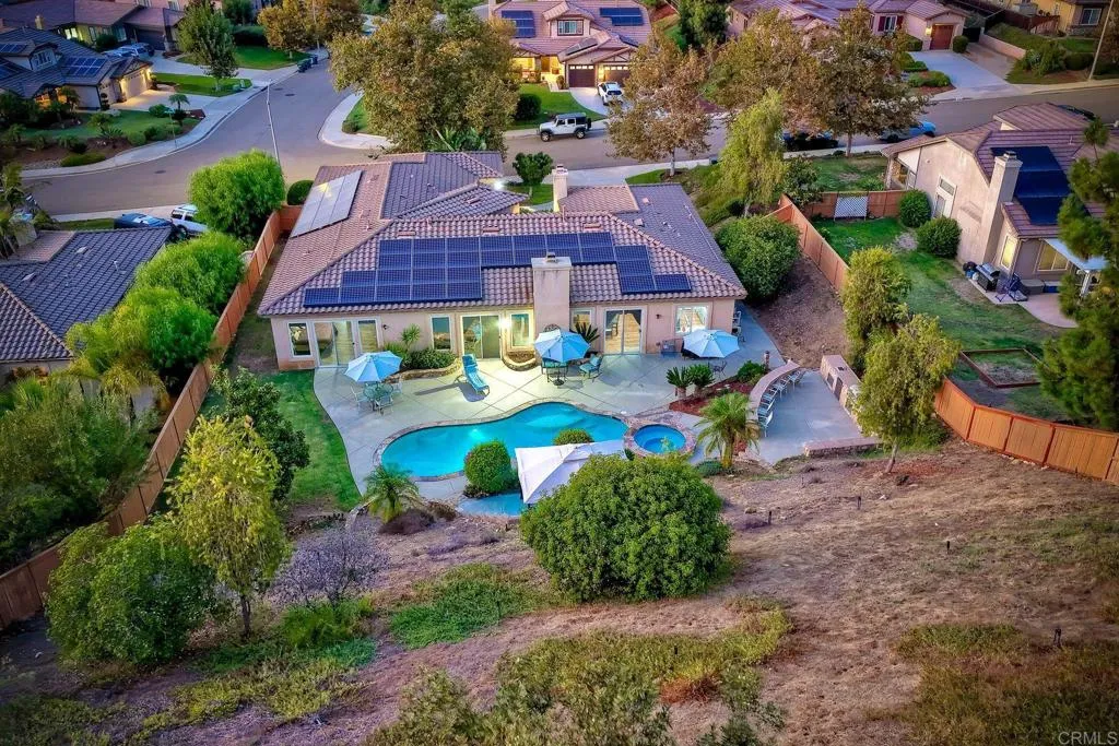 https://cdn.realtyfeed.com/cdn/127/306544262/27cf582530adb4f78ae76ff5a6f708c8.webp