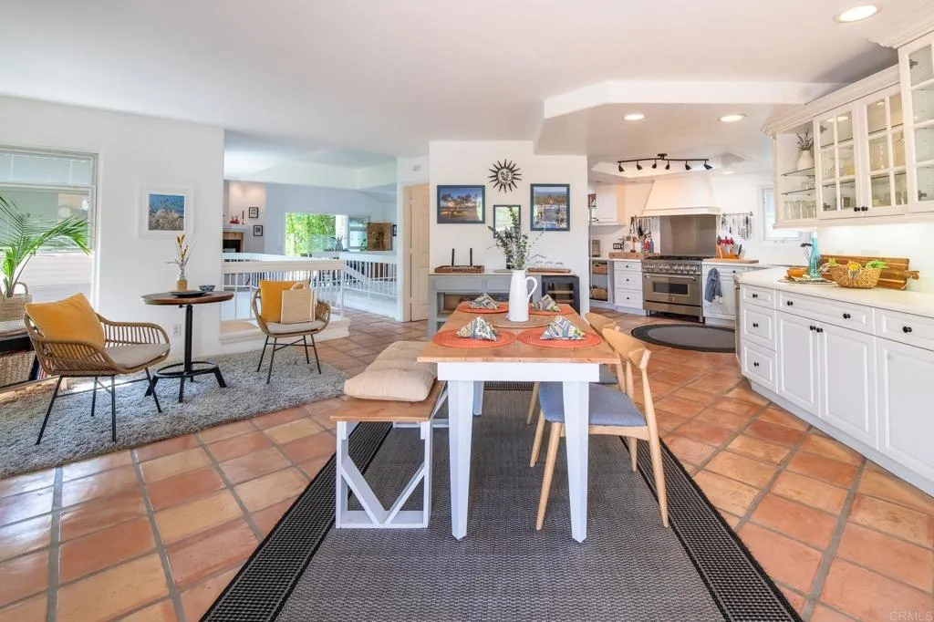 https://cdn.realtyfeed.com/cdn/127/306544278/09843fb0c24c979622a7ddcdeedc45dc.webp